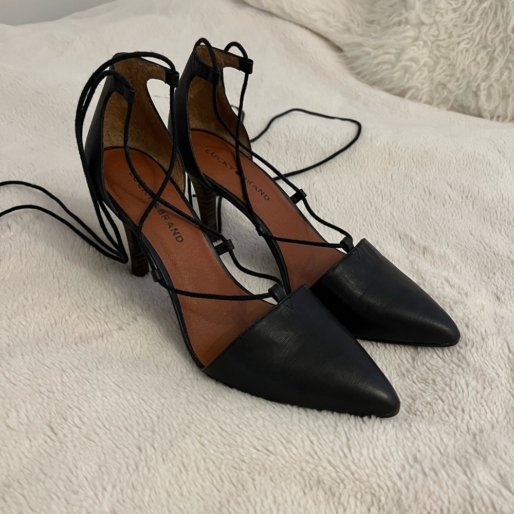 lucky brand black sabreena pump size 9.5